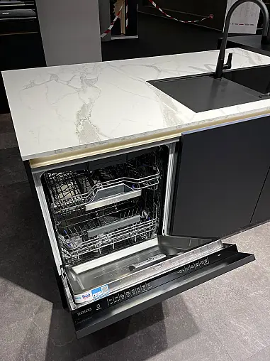 Exklusive Messeküche - Luxus pur - Insel mit integriertem Tisch - LED-Beleuchtungen - Siemens Geräte