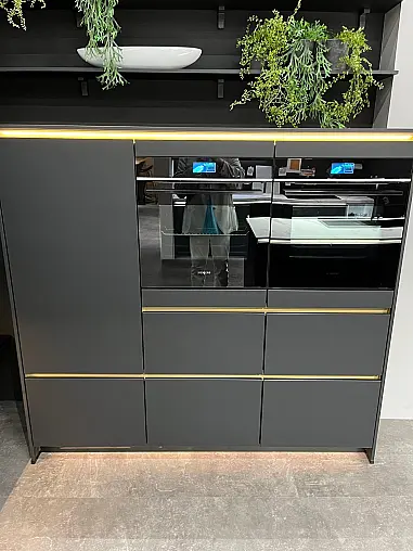Exklusive Messeküche - Luxus pur - Insel mit integriertem Tisch - LED-Beleuchtungen - Siemens Geräte