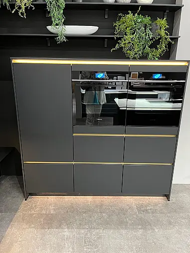 Exklusive Messeküche - Luxus pur - Insel mit integriertem Tisch - LED-Beleuchtungen - Siemens Geräte