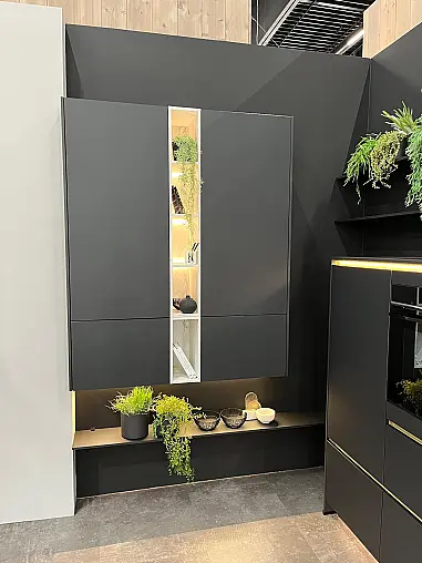 Exklusive Messeküche - Luxus pur - Insel mit integriertem Tisch - LED-Beleuchtungen - Siemens Geräte