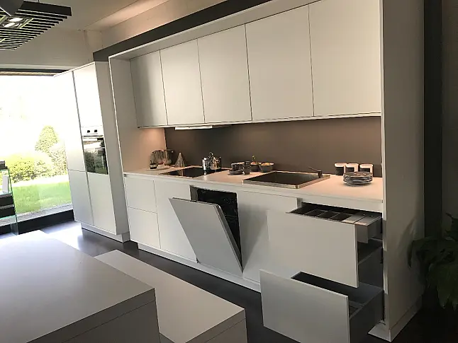 MUSTERKÜCHE SLC smartlack lotusweiss