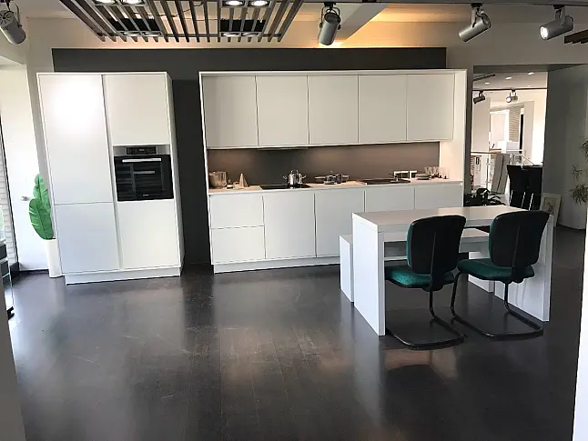 MUSTERKÜCHE SLC smartlack lotusweiss