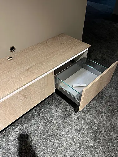 Exklusive Wohnwand / TV Board - LED-Beleuchtungen
