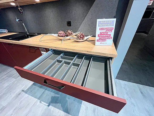 kleine Stauraumlösung Modern Rostrot