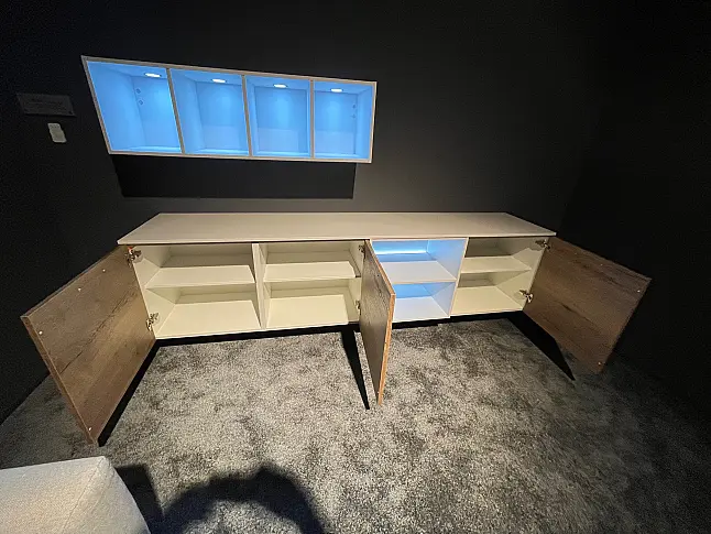 Exklusive Wohnwand / Sideboard / TV-Board - LED-Beleuchtungen