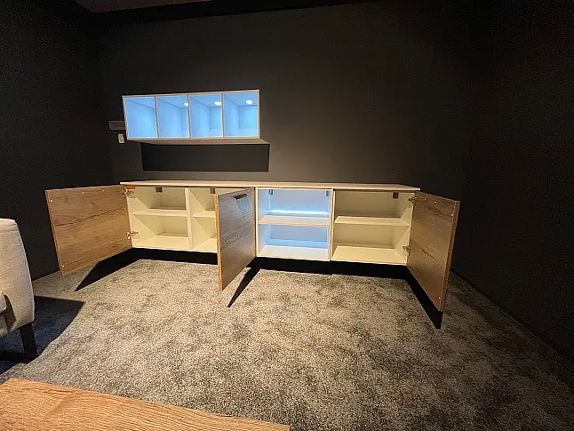 Exklusive Wohnwand / Sideboard / TV-Board - LED-Beleuchtungen