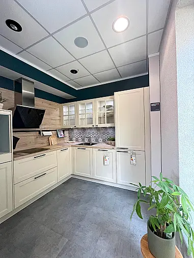 N829 Ravenna Crema Magnolie