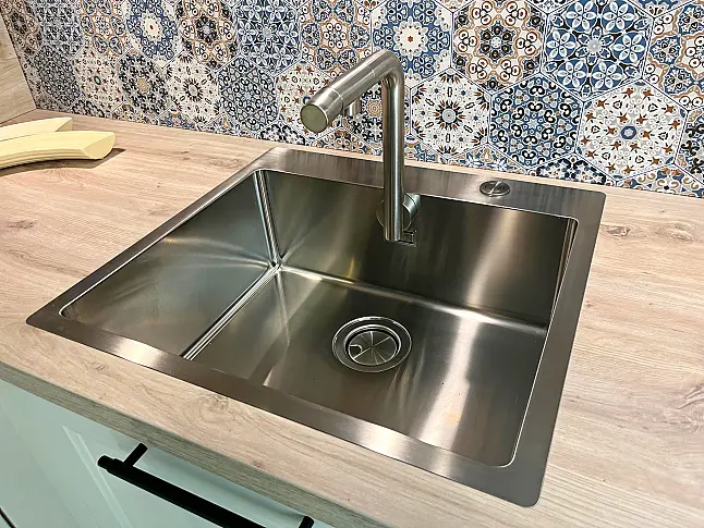 N829 Ravenna Crema Magnolie