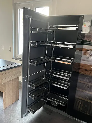 Moderne Hochschrank-Kombination in Titangrau supermatt