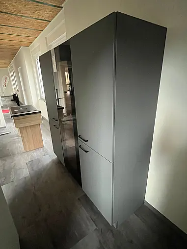 Moderne Hochschrank-Kombination in Titangrau supermatt