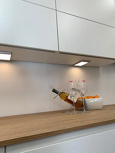 Moderne Küchenzeile  in Mattlack zum super Preis