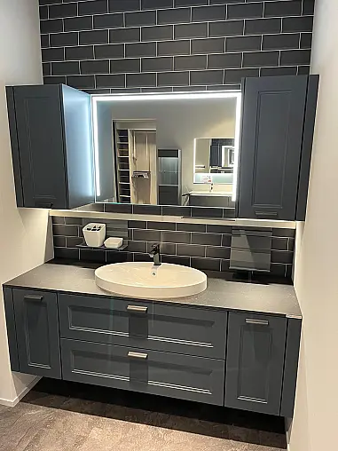 Exklusives Badezimmer  - Landhausstil - Fjordblau - LED-Beleuchtung