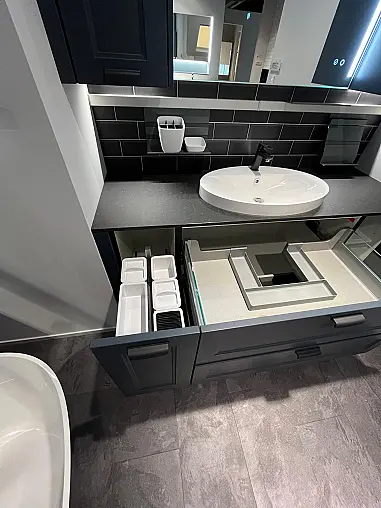 Exklusives Badezimmer  - Landhausstil - Fjordblau - LED-Beleuchtung
