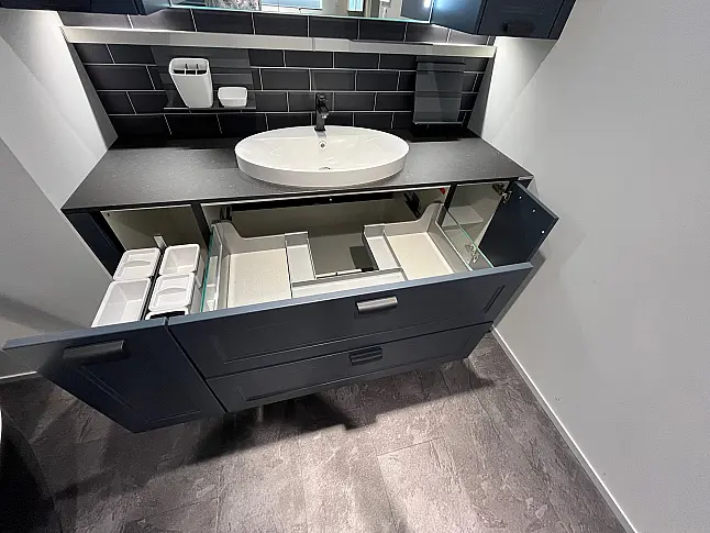 Exklusives Badezimmer  - Landhausstil - Fjordblau - LED-Beleuchtung