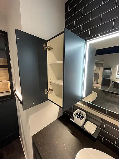 Exklusives Badezimmer  - Landhausstil - Fjordblau - LED-Beleuchtung