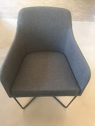 Interessanter Stuhl in stone grey mit Drahtkreuzgestell - Nochmals reduziert!