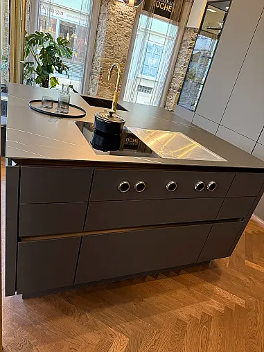 SieMatic Kücheninsel mit BORA Professional und Keramik-Arbeitsplatte