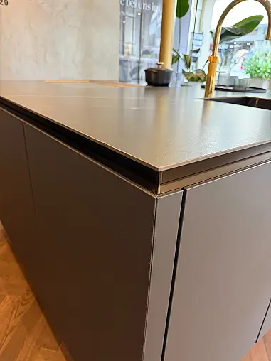 SieMatic Kücheninsel mit BORA Professional und Keramik-Arbeitsplatte
