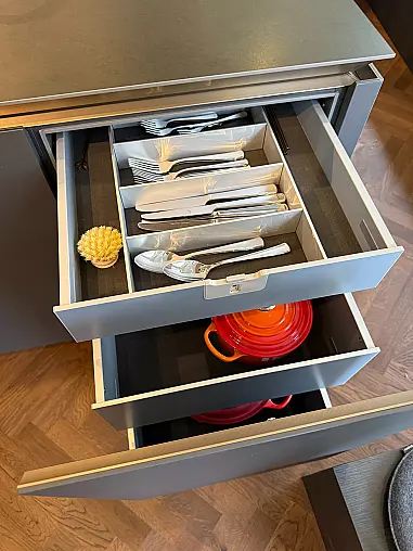 SieMatic Kücheninsel mit BORA Professional und Keramik-Arbeitsplatte