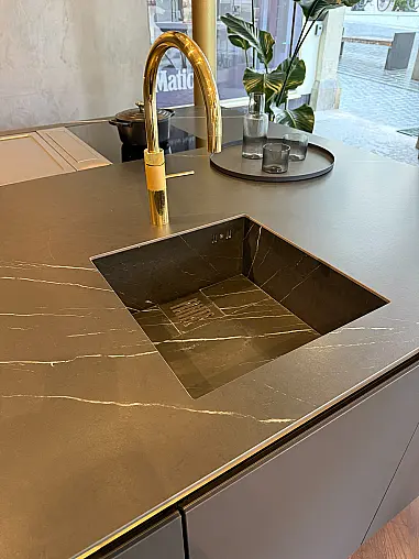 SieMatic Kücheninsel mit BORA Professional und Keramik-Arbeitsplatte