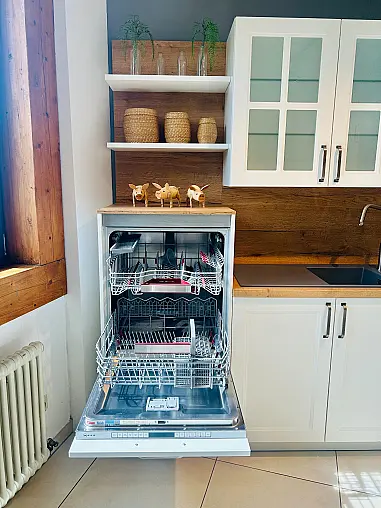 Hochwertige  Landhausküche in L-Form