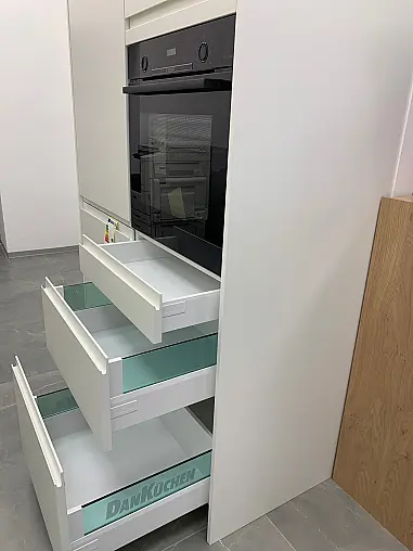 Moderne Küchenzeile  in Mattlack zum super Preis