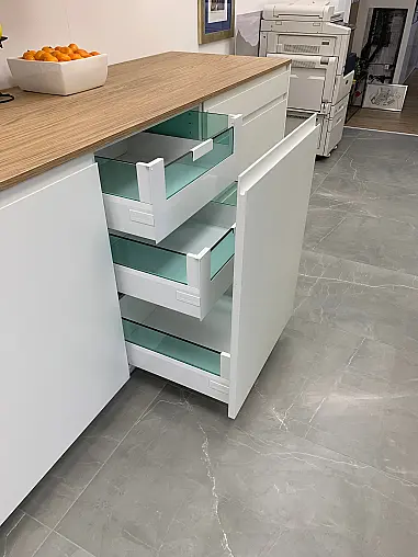 Moderne Küchenzeile  in Mattlack zum super Preis