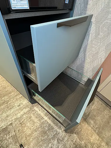 Moderne Designküche in Aqua &amp; Eiche, Arbeitsplatte Quarzstein