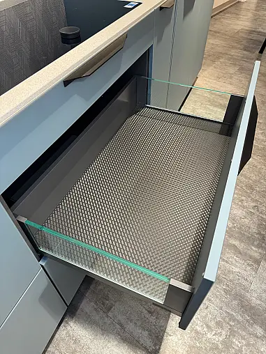 Moderne Designküche in Aqua &amp; Eiche, Arbeitsplatte Quarzstein