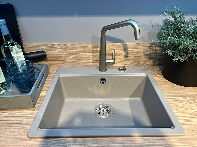 NEO Ausstellungsküche S19 Soft Lack, 76T Tiefblau softmatt