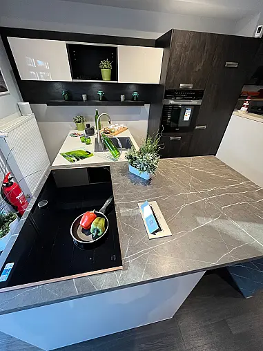 Moderne grifflose Küche mit UV Lack Hochglanz