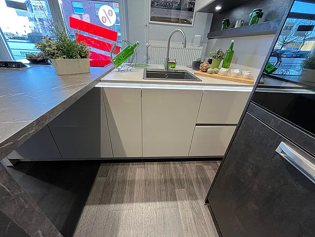 Moderne grifflose Küche mit UV Lack Hochglanz