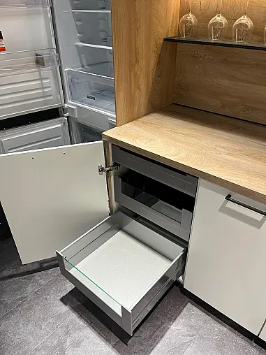Exklusive Messeküche - Easytouch - Lacklaminat Weiß ultramatt