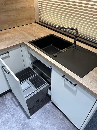 Exklusive Messeküche - Easytouch - Lacklaminat Weiß ultramatt