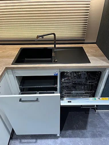 Exklusive Messeküche - Easytouch - Lacklaminat Weiß ultramatt