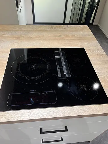 Exklusive Messeküche - Easytouch - Lacklaminat Weiß ultramatt