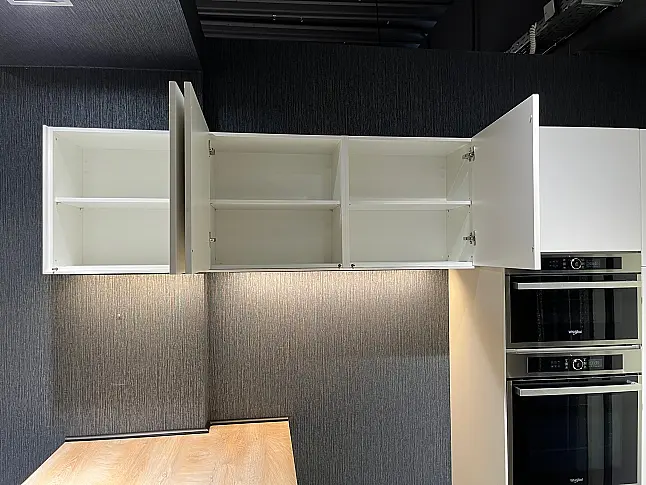 Exklusive Messeküche - Easytouch - Lacklaminat Weiß ultramatt