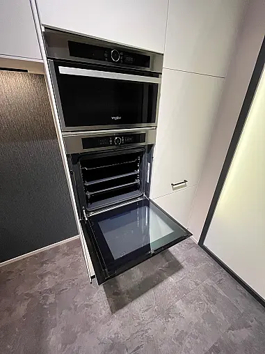 Exklusive Messeküche - Easytouch - Lacklaminat Weiß ultramatt