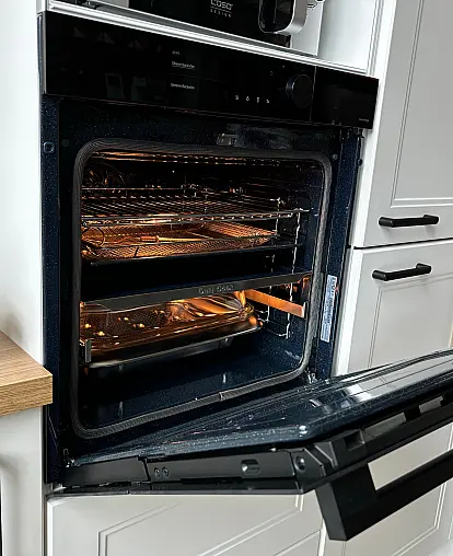 Dampfbackofen / Dampfgarfunktion / Steam-Funktion / Pyrolyse-Selbstreinigung / Backofen