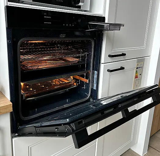 Dampfbackofen / Dampfgarfunktion / Steam-Funktion / Pyrolyse-Selbstreinigung / Backofen