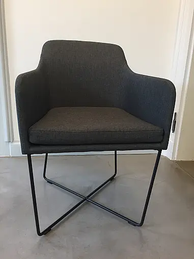 Interessanter Stuhl in stone grey mit Drahtkreuzgestell - Nochmals reduziert!
