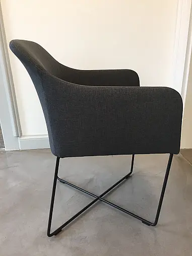 Interessanter Stuhl in stone grey mit Drahtkreuzgestell - Nochmals reduziert!
