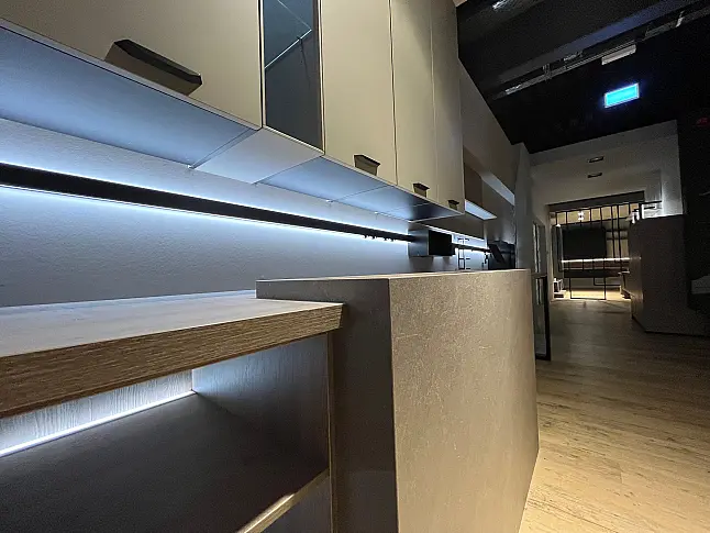 Exklusives Arbeitszimmer - Messestück - Tolle LED-Beleuchtung mit Fernbedienung