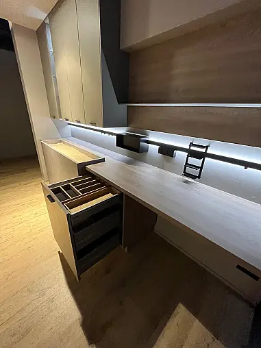 Exklusives Arbeitszimmer - Messestück - Tolle LED-Beleuchtung mit Fernbedienung