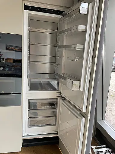 CombiCooler V4000 178NI | Kühlgefrierkombination, die sich auch zu einem reinen Kühlschrank umstellen lässt