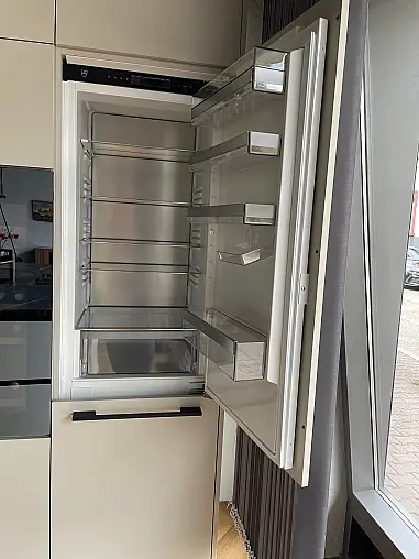 CombiCooler V4000 178NI | Kühlgefrierkombination, die sich auch zu einem reinen Kühlschrank umstellen lässt