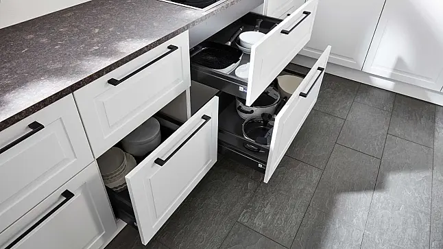 moderne Landhausküche mit AEG Einbaugeräten