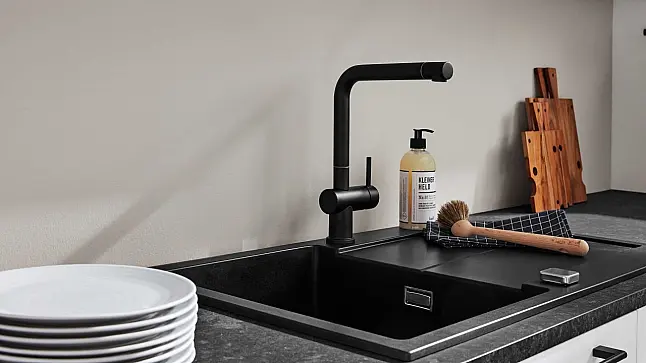 moderne Landhausküche mit AEG Einbaugeräten