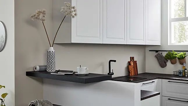 moderne Landhausküche mit AEG Einbaugeräten