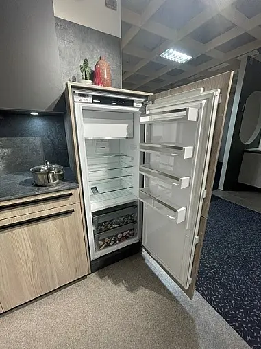 moderne und helle L-Küche / K067